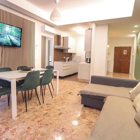 Delicious 2 Bed Room Apartment And Garden By Yh Roma Eksteriør bilde
